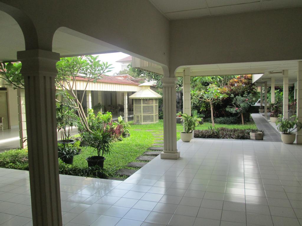Hotel Grand Rosela Jogjacarta Exterior foto
