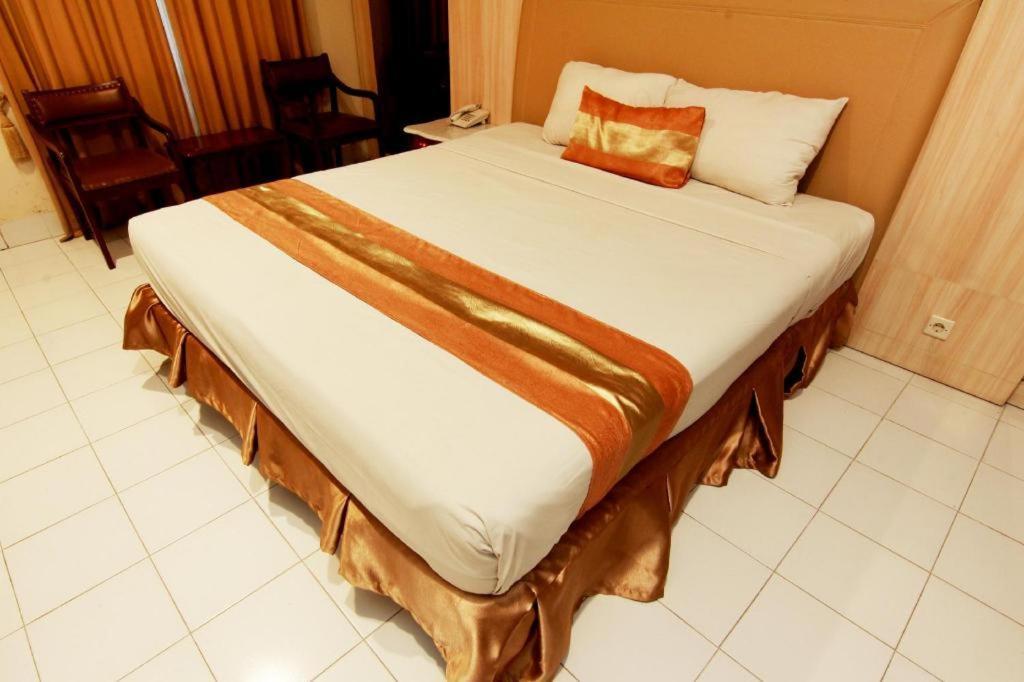 Hotel Grand Rosela Jogjacarta Exterior foto